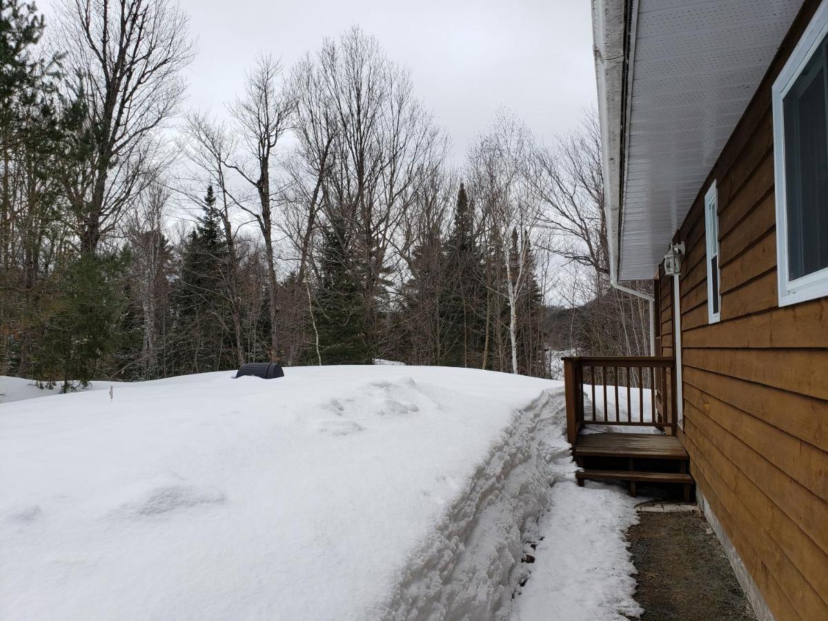 Parkway Cottage Resort And Trading Post Dwight Eksteriør bilde