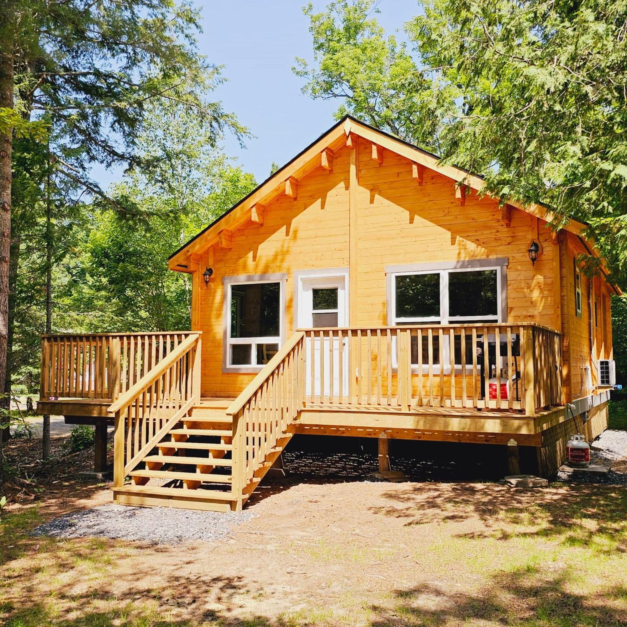 Parkway Cottage Resort And Trading Post Dwight Eksteriør bilde