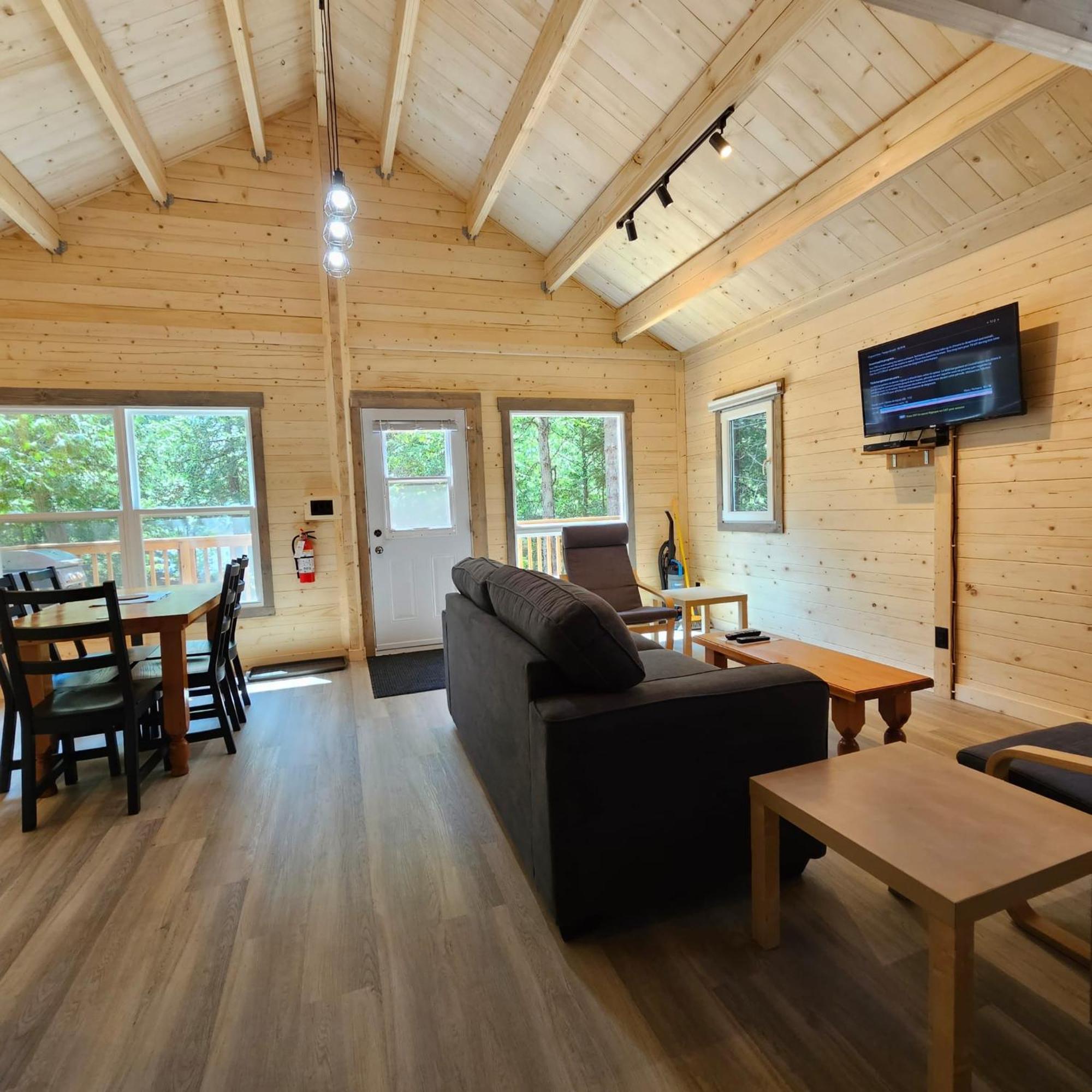 Parkway Cottage Resort And Trading Post Dwight Eksteriør bilde