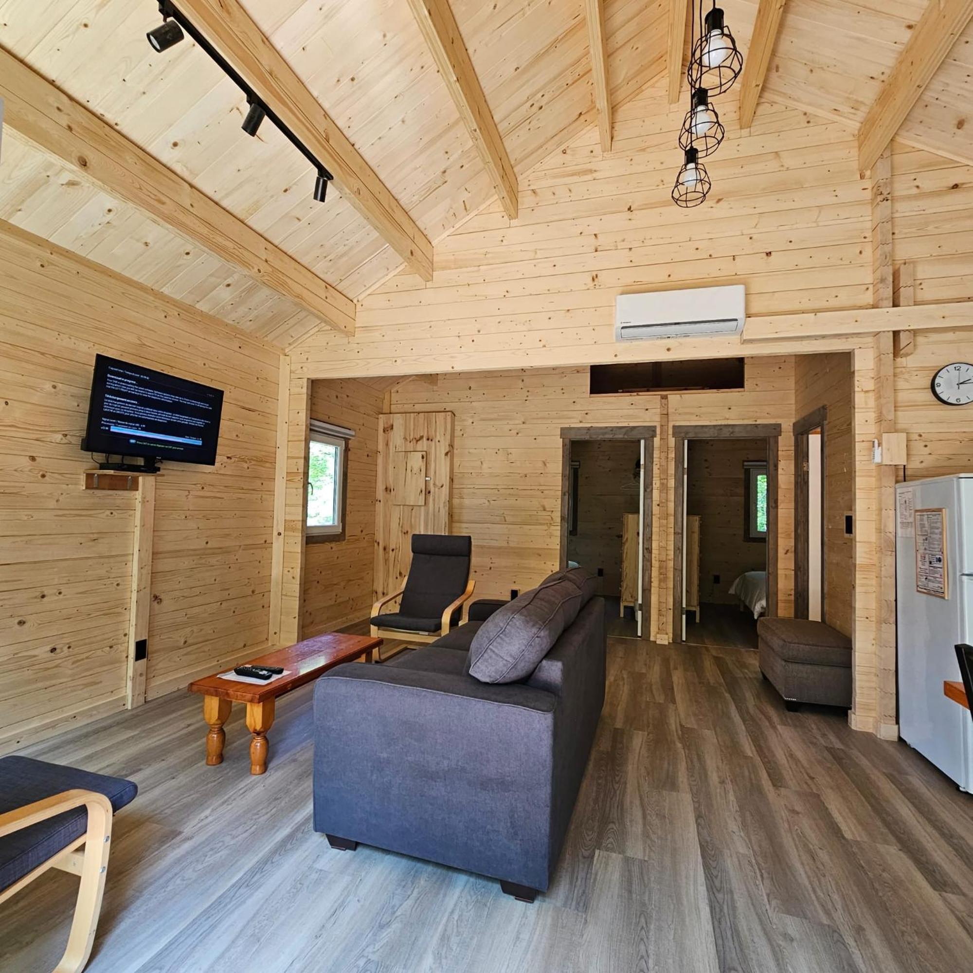 Parkway Cottage Resort And Trading Post Dwight Eksteriør bilde