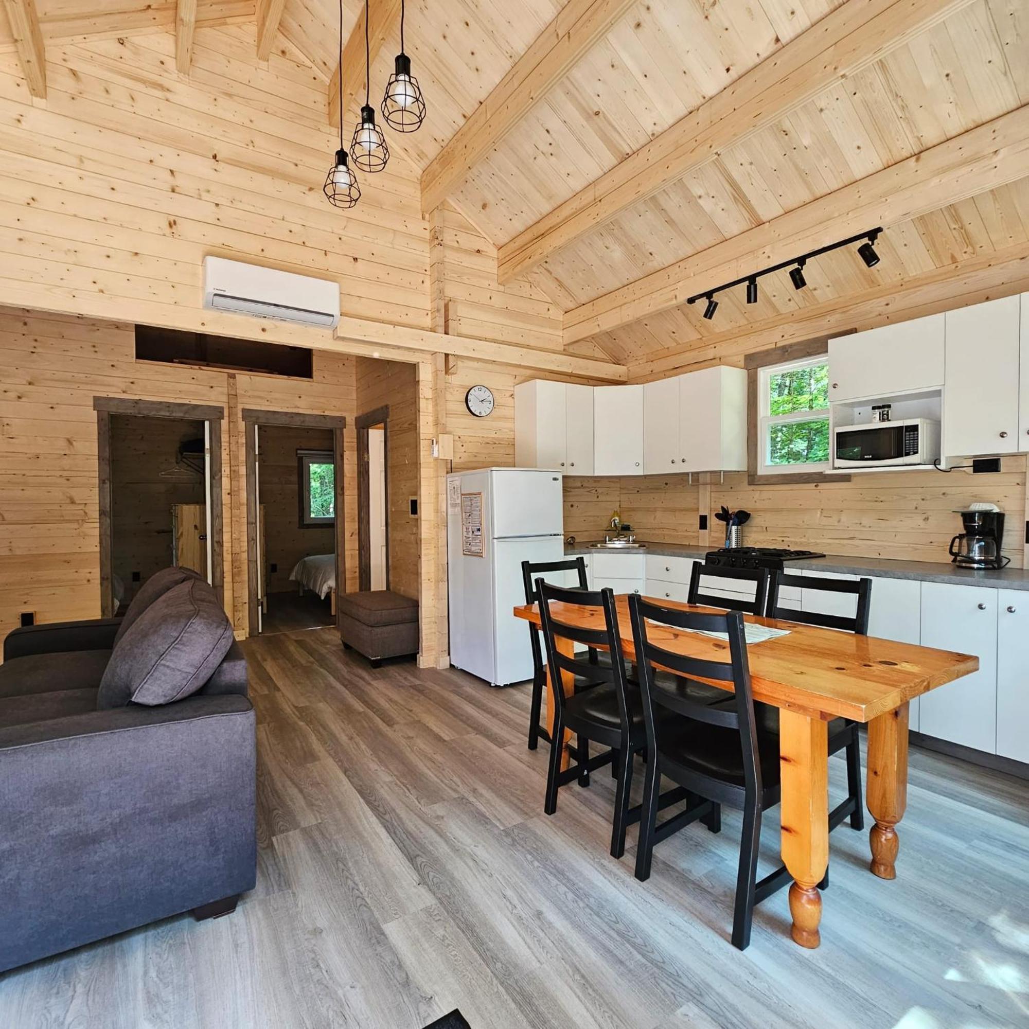 Parkway Cottage Resort And Trading Post Dwight Eksteriør bilde