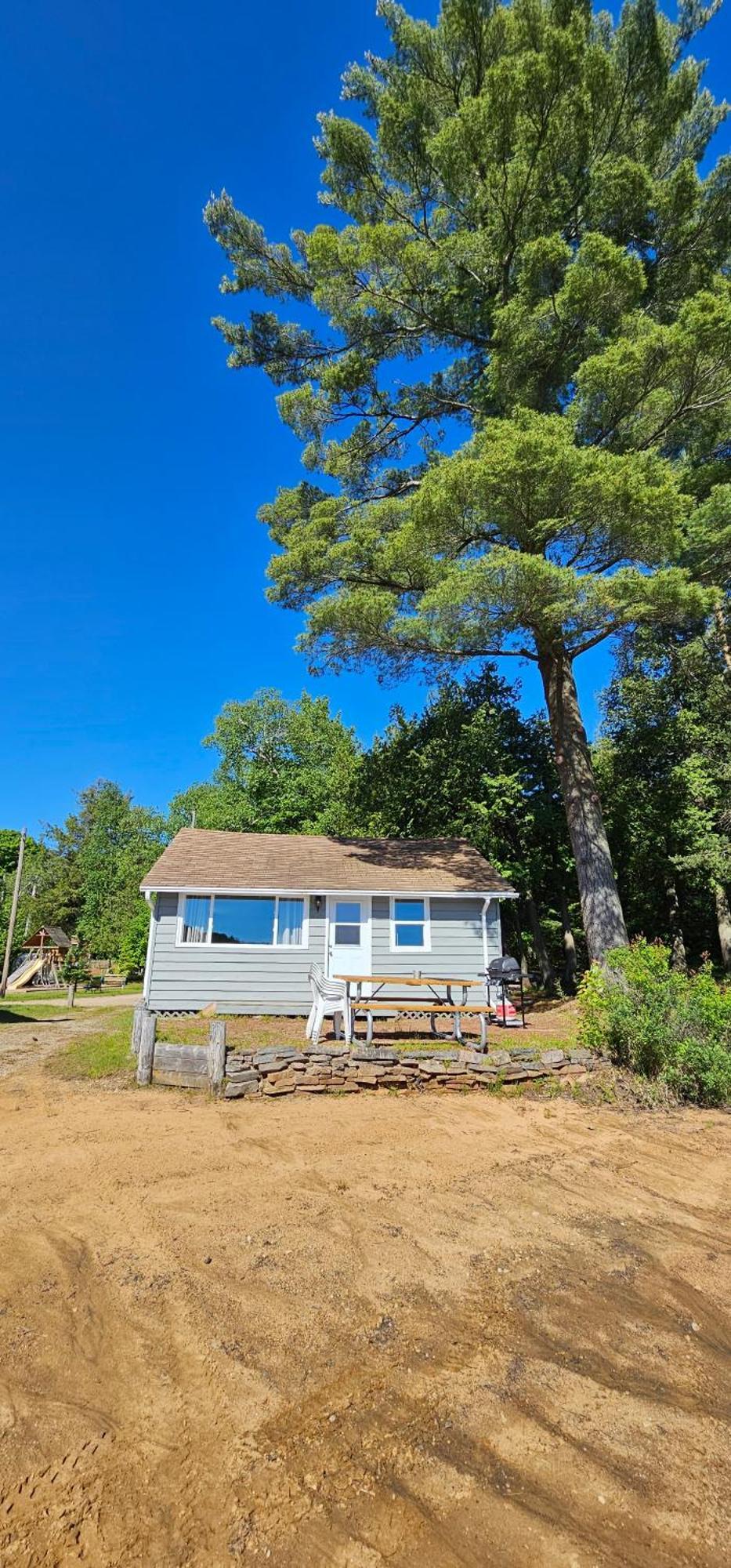Parkway Cottage Resort And Trading Post Dwight Eksteriør bilde